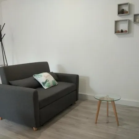 T2 - 2 A 3 Personnes Equipe Lorette (Loire)