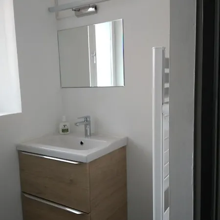 T2 - 2 A 3 Personnes Equipe * Lorette (Loire)
